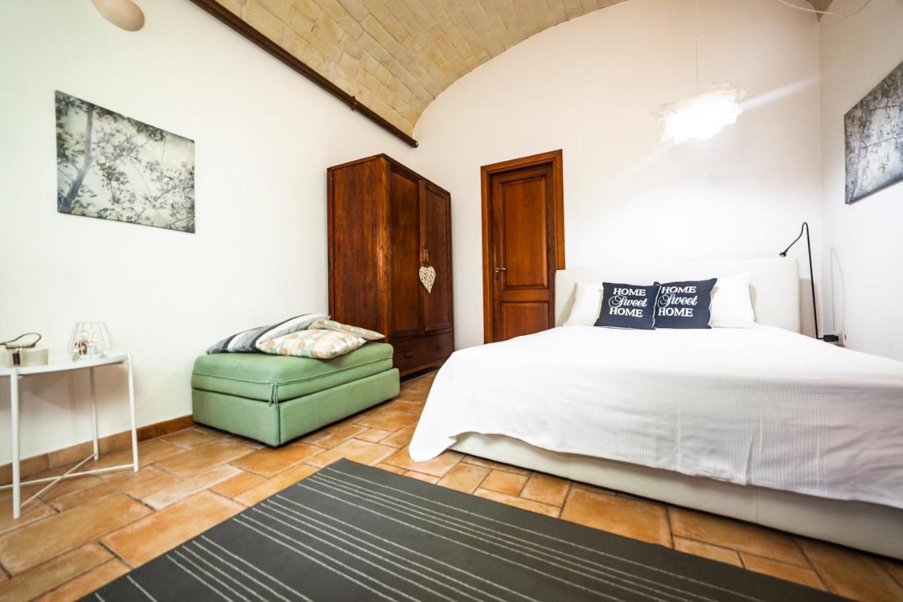 Suite Home Al Centro Di Sassari Exterior photo